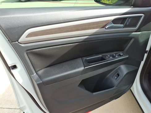 Used 2018 Volkswagen Atlas SEL FWD image 14