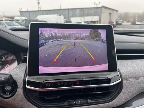 Used 2022 Jeep Compass Latitude image 15