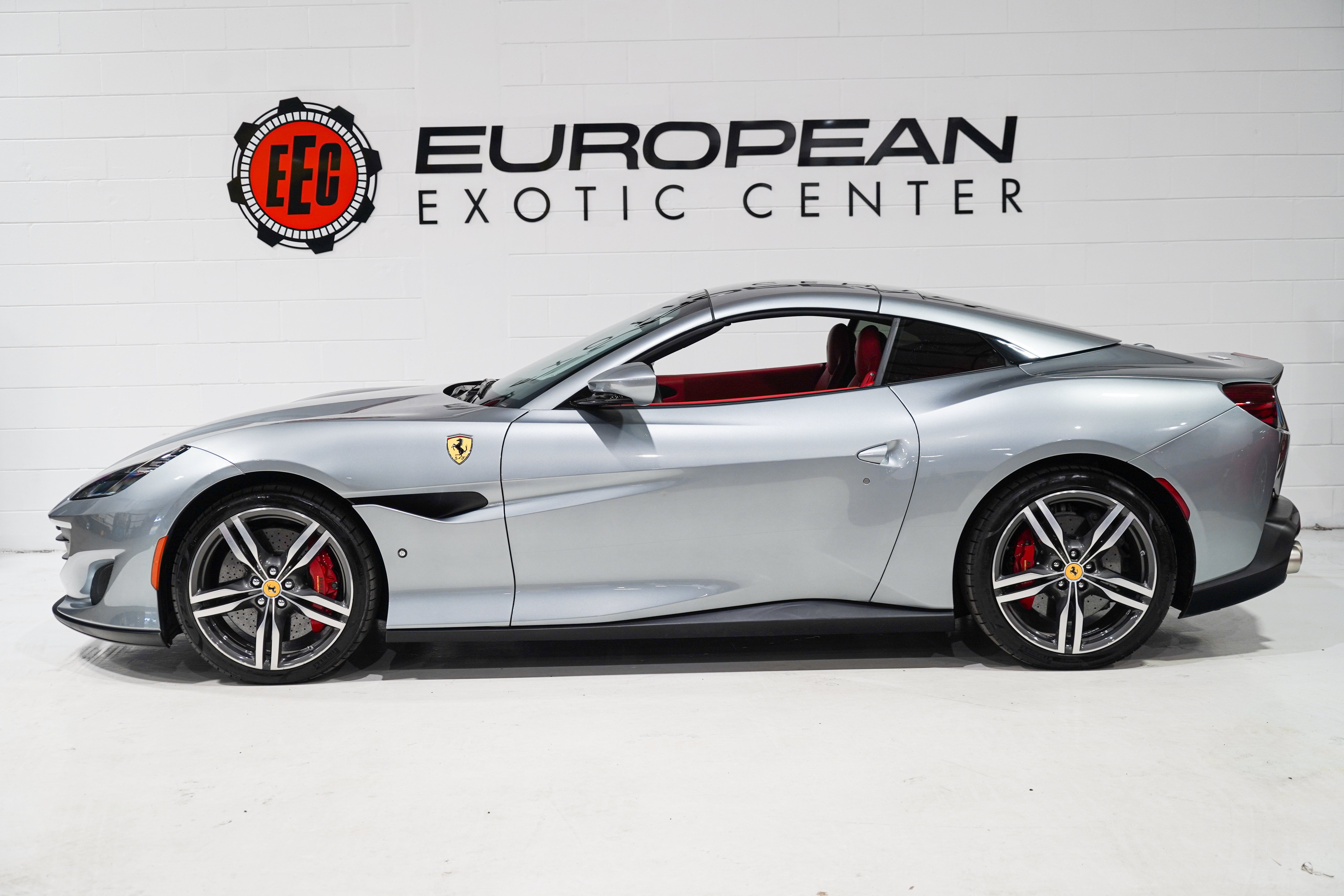Used 2020 Ferrari Portofino RWD image 8