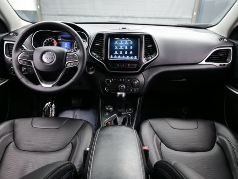 Used 2021 Jeep Cherokee Latitude Lux w/ Comfort/Convenience Group AWD/4WD image 16