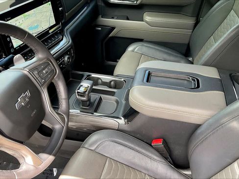 Used 2022 Chevrolet Silverado 1500 ZR2 w/ Technology Package AWD/4WD image 22