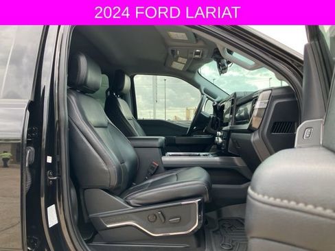 Used 2024 Ford F250 Lariat w/ Sport Appearance Package image 13