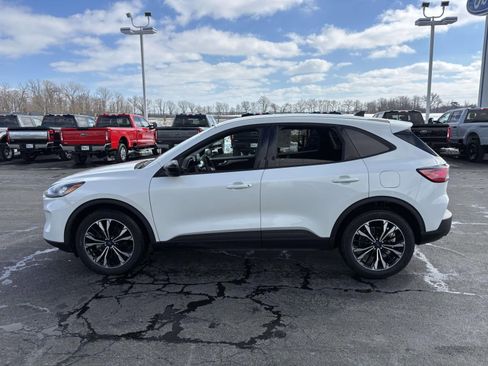 Certified 2021 Ford Escape SE w/ SE Sport Appearance Package image 5