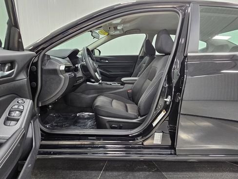 Used 2024 Nissan Altima 2.5 SV FWD image 12