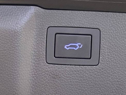 Used 2018 Hyundai Santa Fe AWD w/ SE Ultimate Tech Package 03 image 10