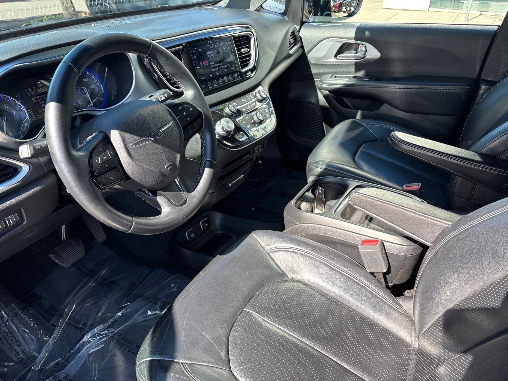 Used 2018 Chrysler Pacifica Touring-L w/ Premium Audio Group FWD image 7