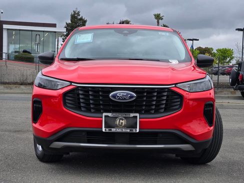 Certified 2024 Ford Escape Active FWD image 3