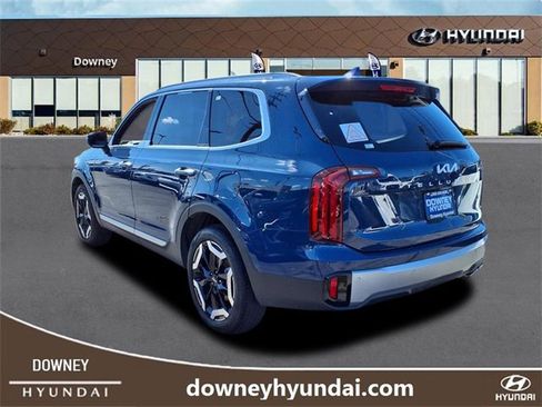Used 2025 Kia Telluride S image 6