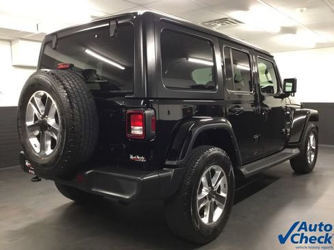 Used 2022 Jeep Wrangler Unlimited Sahara w/ Cold Weather Group AWD/4WD image 10