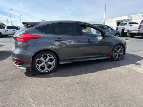 Used 2018 Ford Focus ST FWD image 4