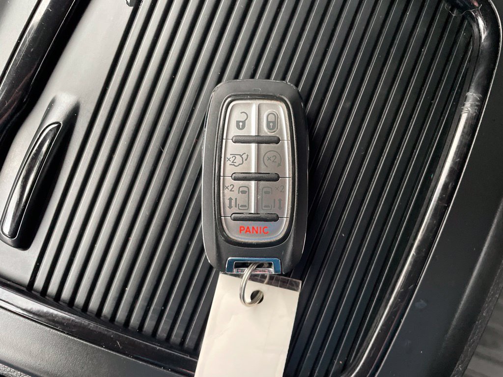 Used 2024 Chrysler Pacifica Touring-L w/ S Appearance Package AWD/4WD image 26
