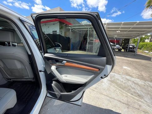 Used 2022 Audi Q5 2.0T Prestige AWD/4WD image 18