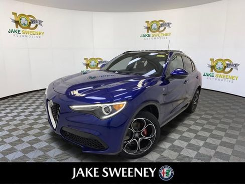 Used 2023 Alfa Romeo Stelvio Ti AWD/4WD image 4