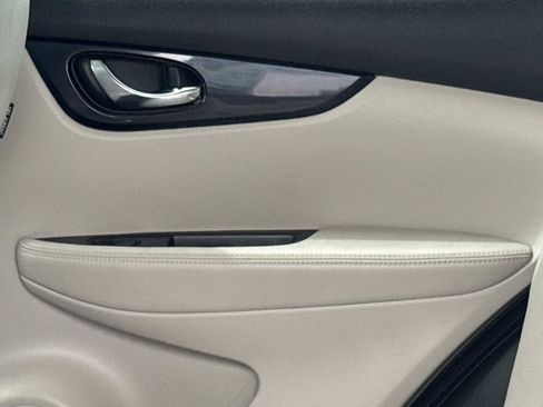 Certified 2019 Nissan Rogue Sport SL w/ Premium Package FWD image 14