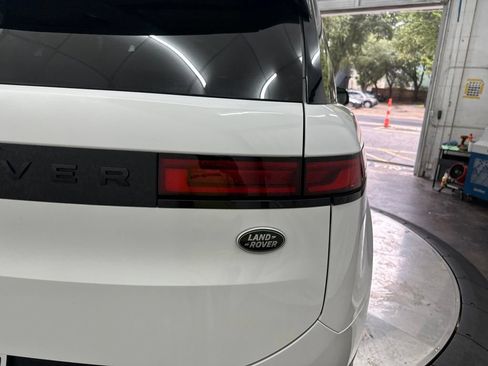 Used 2023 Land Rover Range Rover Sport SE AWD/4WD image 11