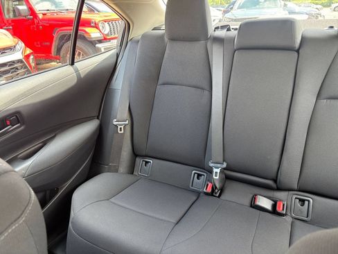 Used 2025 Toyota Corolla LE FWD image 37