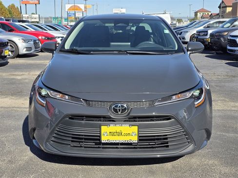 Used 2023 Toyota Corolla LE image 2