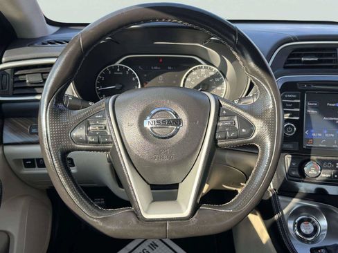Used 2017 Nissan Maxima Platinum w/ Interior Lighting Package FWD image 28