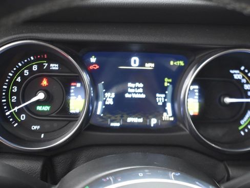 Used 2021 Jeep Wrangler Unlimited Sahara w/ Cold Weather Group image 31