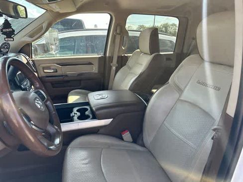 Used 2022 RAM 3500 Laramie AWD/4WD image 3