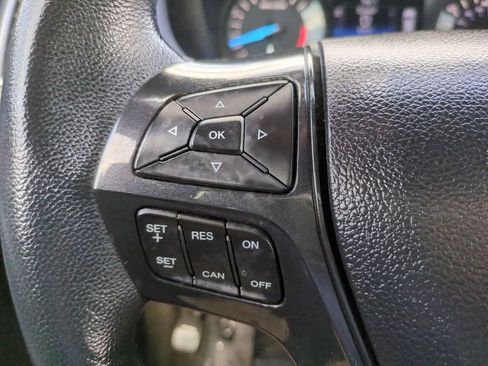 Used 2017 Ford Explorer XLT AWD/4WD image 23