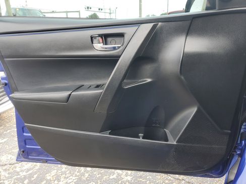 Used 2018 Toyota Corolla L image 29