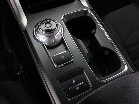 Used 2020 Ford Fusion SE FWD image 15