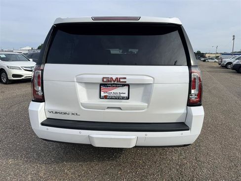 Used 2016 GMC Yukon XL SLT w/ Open Road Package AWD/4WD image 6