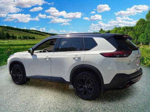 Used 2023 Nissan Rogue SV w/ SV Premium B Package FWD image 4