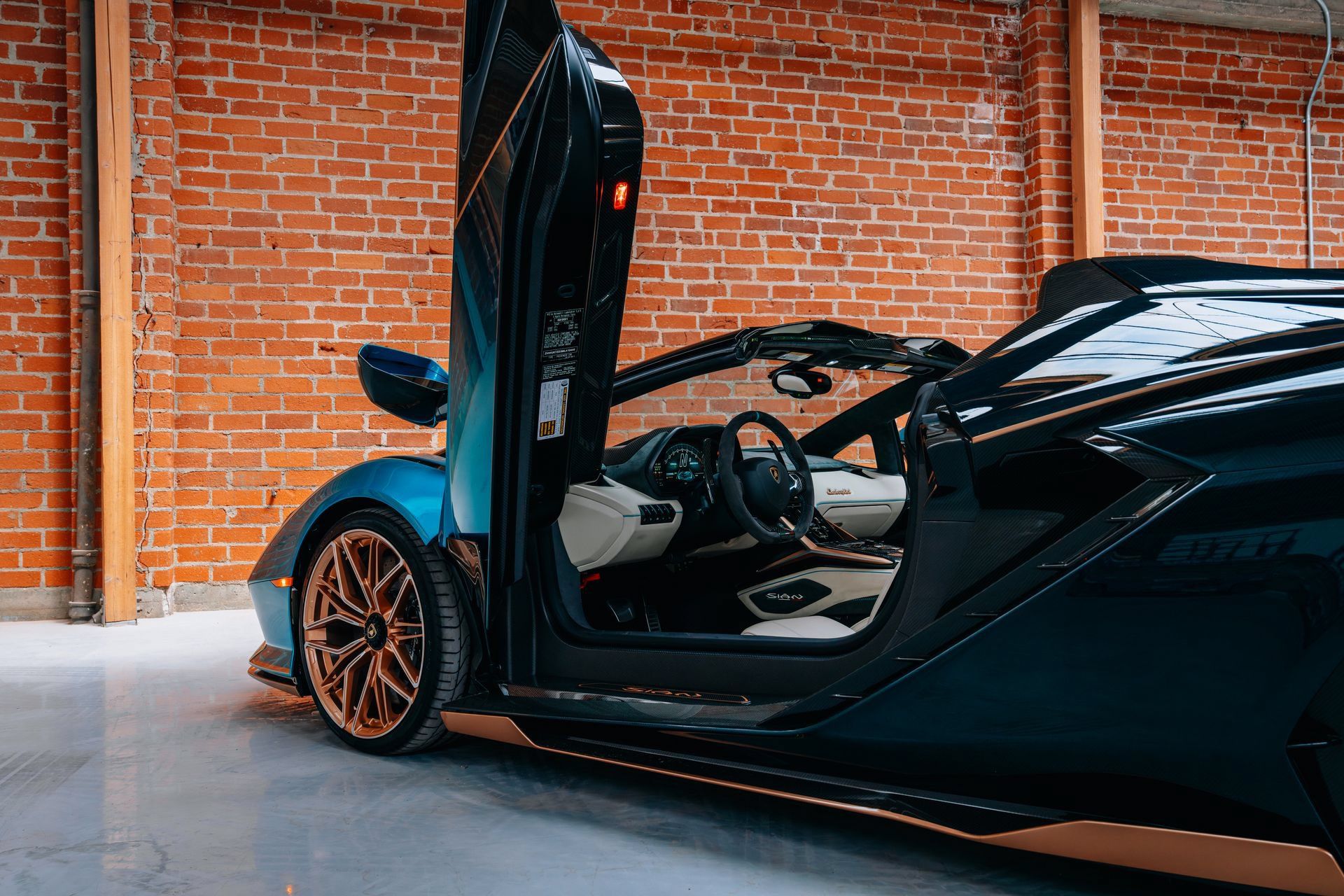 Used 2021 Lamborghini Sian Roadster AWD/4WD image 23