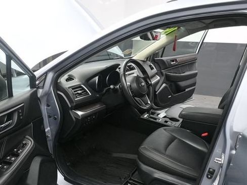 Used 2019 Subaru Outback 2.5i Limited AWD/4WD image 10