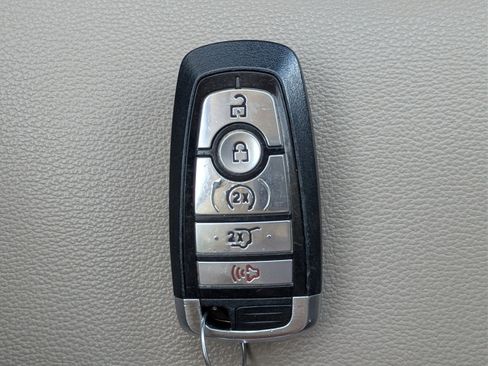 Used 2023 Ford Explorer Limited w/ Hybrid Equipment Group 310A AWD/4WD image 34