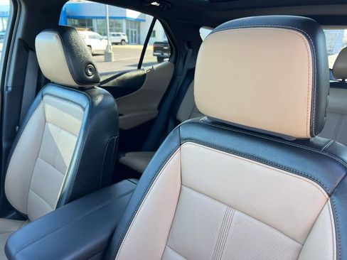 Used 2023 Chevrolet Equinox Premier image 15