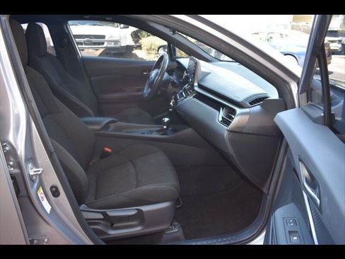 Used 2019 Toyota C-HR LE FWD image 32