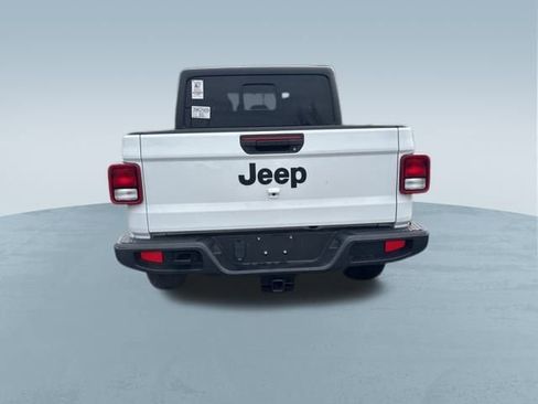 Used 2022 Jeep Gladiator Sport image 8