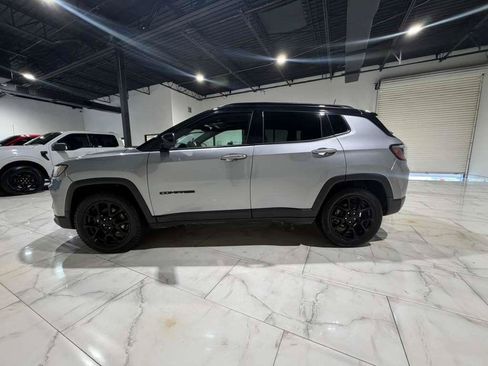 Used 2022 Jeep Compass Latitude w/ Sun and Sound Group FWD image 7