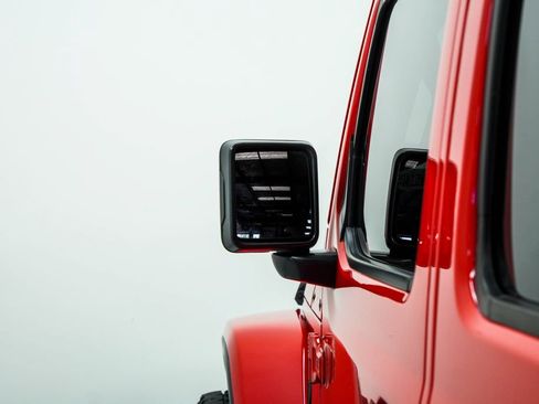 Used 2021 Jeep Wrangler Unlimited Sahara AWD/4WD image 14