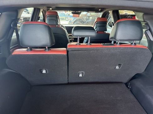 Used 2025 Kia Sportage SX image 8