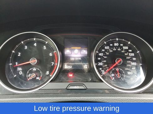 Used 2016 Volkswagen Golf S image 18