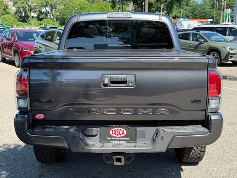 Used 2021 Toyota Tacoma Limited w/ Nightshade Package AWD/4WD image 9