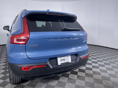 Used 2024 Volvo XC40 B5 Ultimate w/ Climate Package image 24