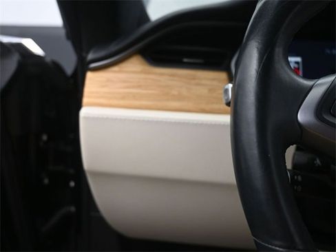 Used 2020 Tesla Model S Long Range Plus image 33