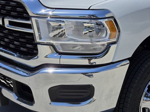 Used 2024 RAM 3500 SLT w/ Quick Order Package 2YG SLT AWD/4WD image 10