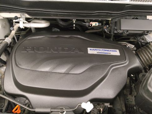 Used 2018 Honda Pilot Touring image 30