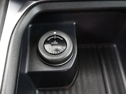 Used 2025 Ford Expedition Active AWD/4WD image 16