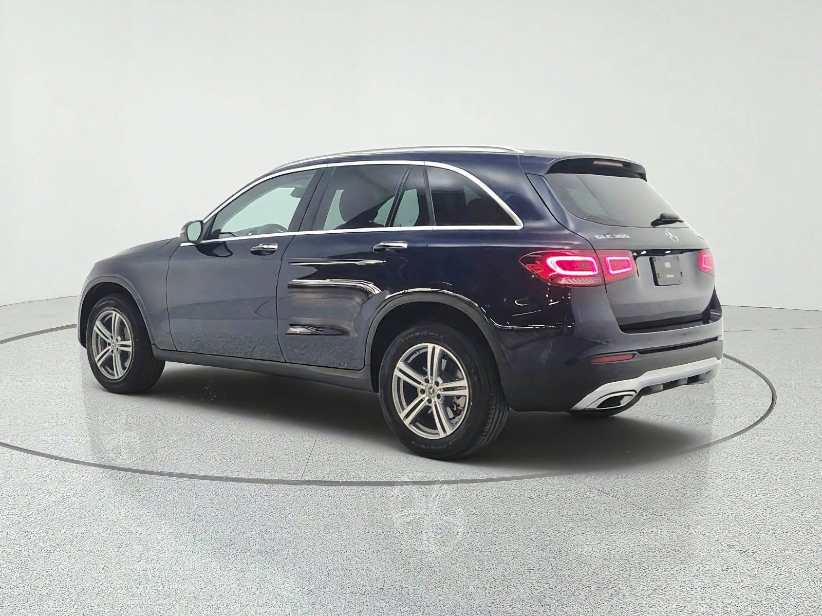 Certified 2022 Mercedes-Benz GLC 300 4MATIC w/ Premium Package Lite image 7