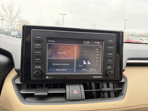 Used 2021 Toyota RAV4 XLE w/ Carpet Mat Package (TMS) image 18