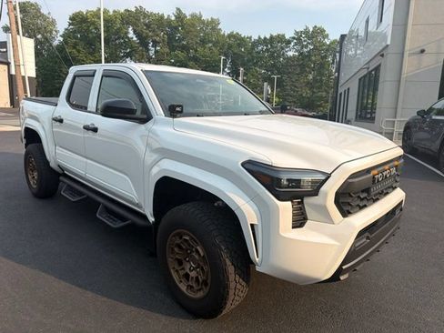 Used 2024 Toyota Tacoma SR RWD image 3