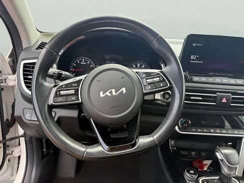 Used 2022 Kia Seltos SX w/ Sunroof Package AWD/4WD image 15