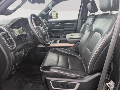 Used 2019 RAM 1500 Laramie AWD/4WD image 18